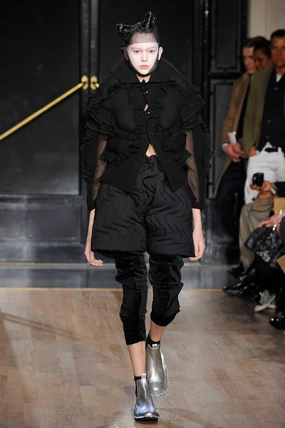 Look 29